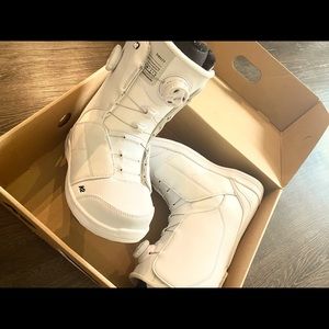 K2 snowboard boots 7.5